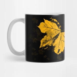 Golden Maple Leaf Pattern on Black Background Mug